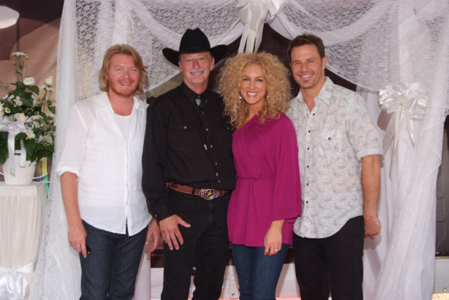 Rev. Kent with Little Big Town